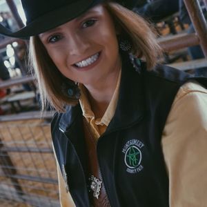 Meet your Posher, Claire